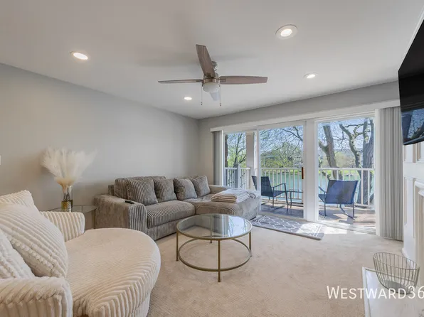 5601 Carriage Way Dr, Rolling Meadows, IL