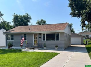 7515 Maywood St, Ralston, NE 68127