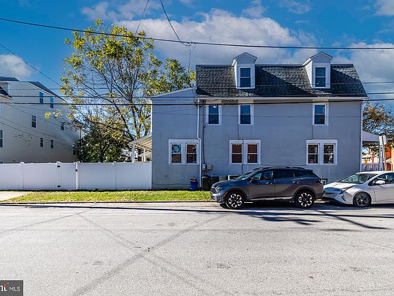 3rd image of 344 E Barnard St