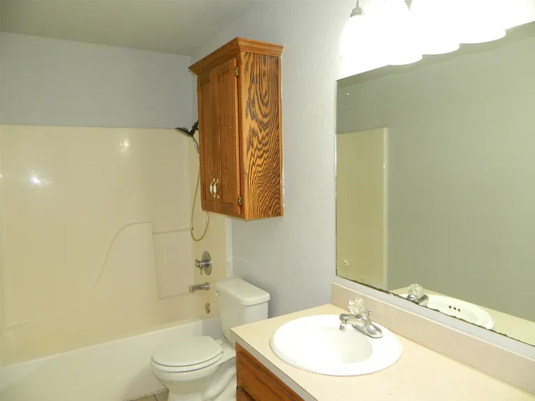 1302 W Exchange St — Photo 20