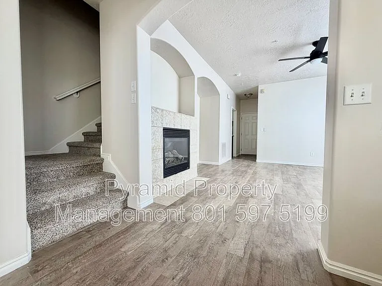6353 W Passenger Ln — Photo 9