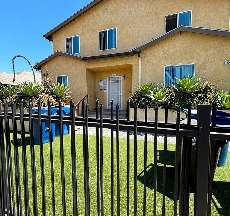846 E 41st Pl