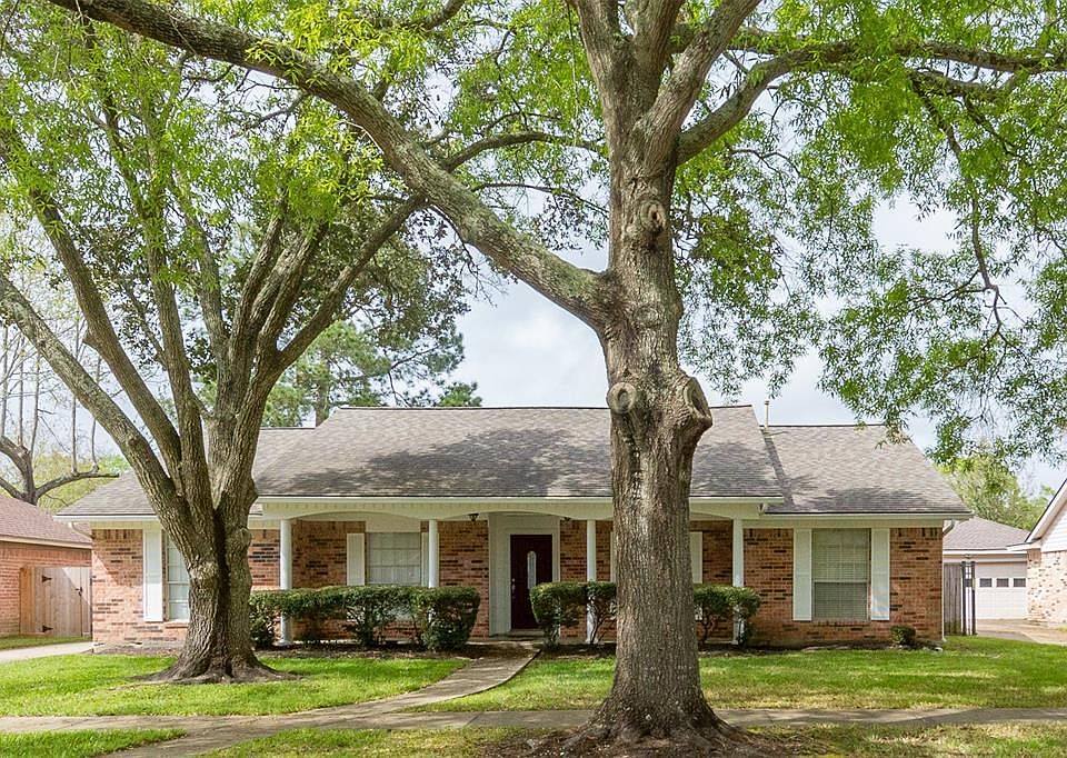1st image of 16427 Heatherdale Dr