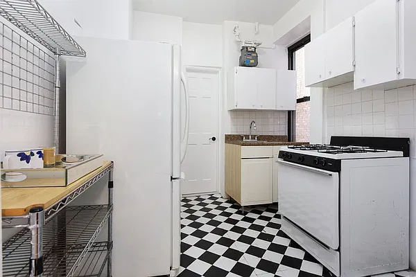 Sold by Randall Property Group, Inc. | media 6