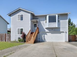 704 Riverside Ln, Eatonville, WA 98328