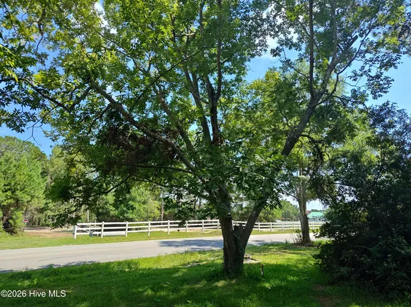 152 Clay Hill Road, Sneads Ferry, NC 28460