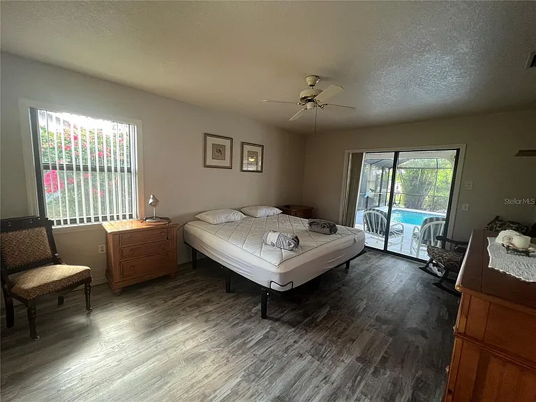 3177 Clifford St — Photo 10