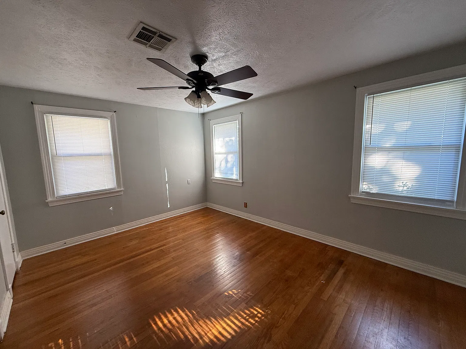 3 bed, 1583 sqft, $2,250 — Photo 2