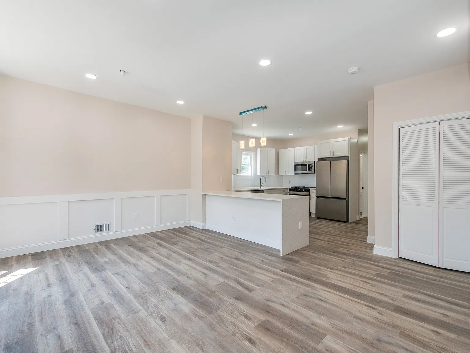 3 bed, $2,500 — Photo 3