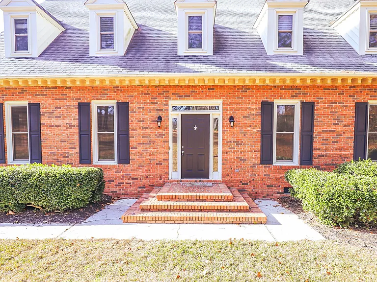 809 Houndslake Dr — Photo 43