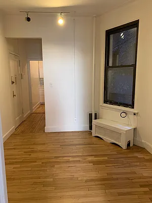 Rented by Manhattan Flats | media 21