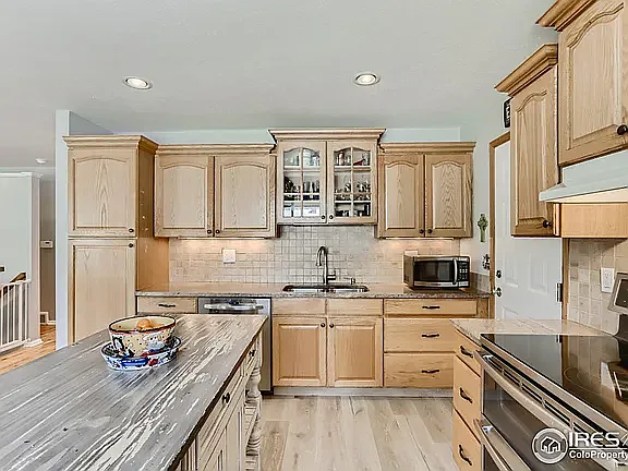 1310 Claremont Dr — Photo 10