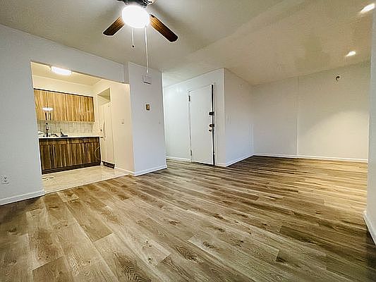 4th image of 48-14 59th St APT 3