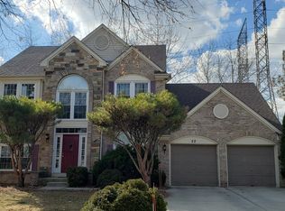 22 S Fiore Pkwy, Vernon Hills, IL