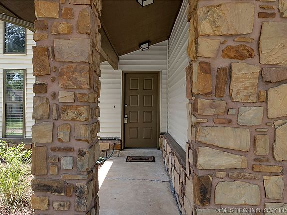 5th image of 1807 N Chambers Ave