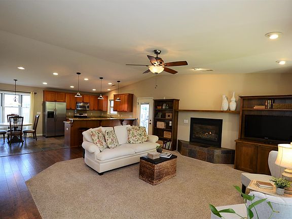 4th image of 17027 Red Heather Dr