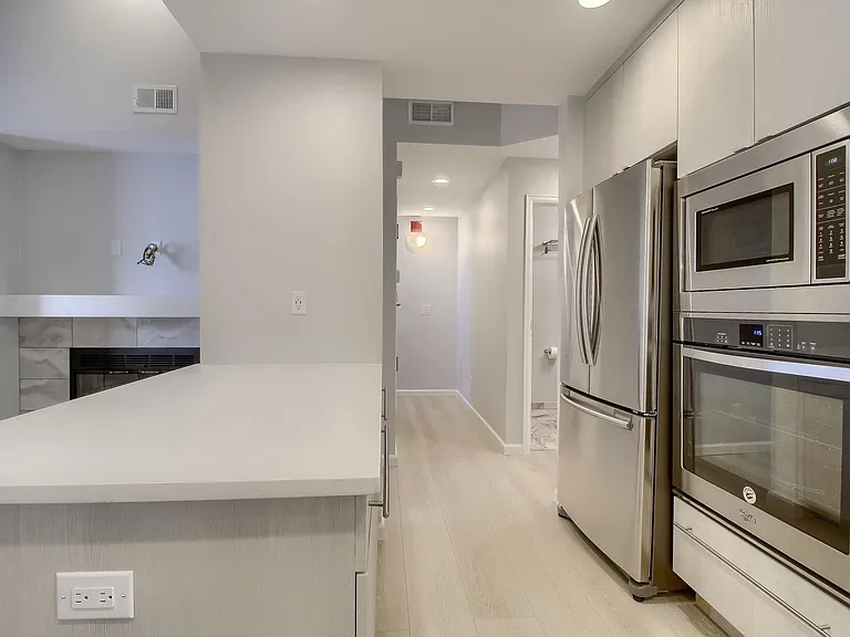 170 S Jackson St #203 — Photo 8