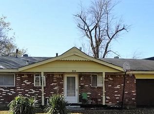 616 SW 1st St, Moore, OK 73160