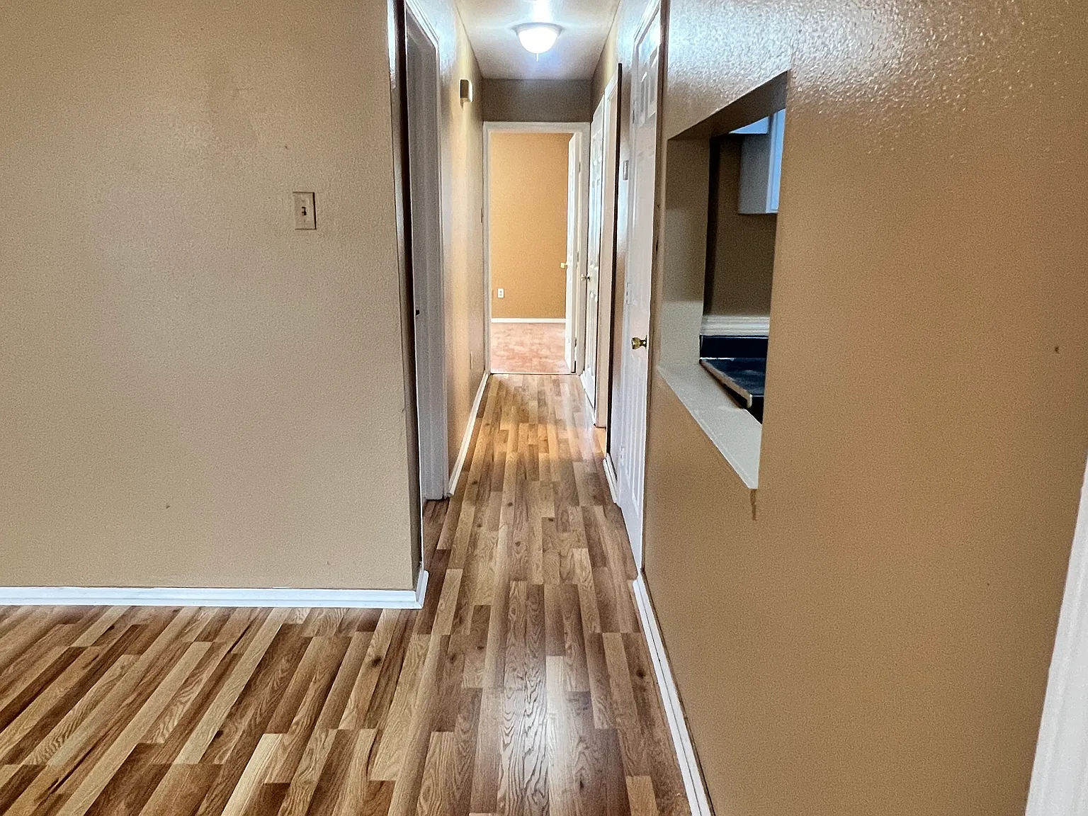 2 bed, 1100 sqft, $1,200 — Photo 3