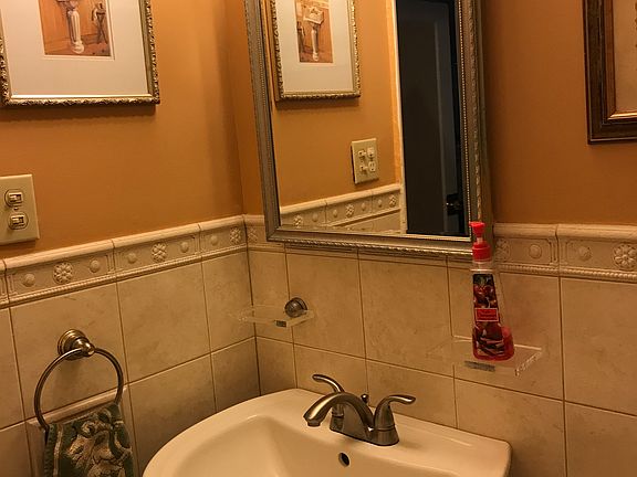 5th image of 280 Collins Ave APT 7A
