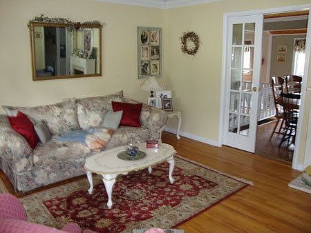 3rd image of 190 Smithtown Polk Blvd