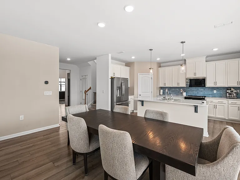 213 Providence Creek Dr — Photo 11