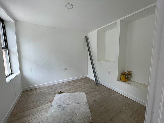 4th image of 943 Wheeler Ave #1