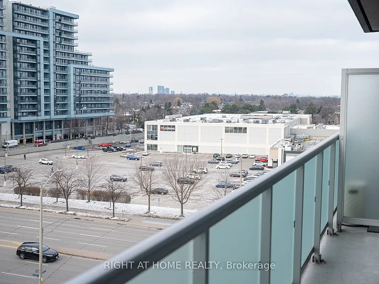 7 Kenaston Gdns #616 — Photo 3