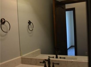 317 Old Home Pl, Yukon, OK 73099