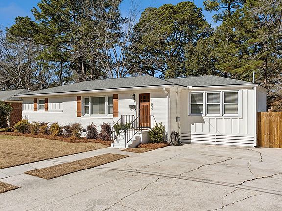 3rd image of 1054 Keats Rd