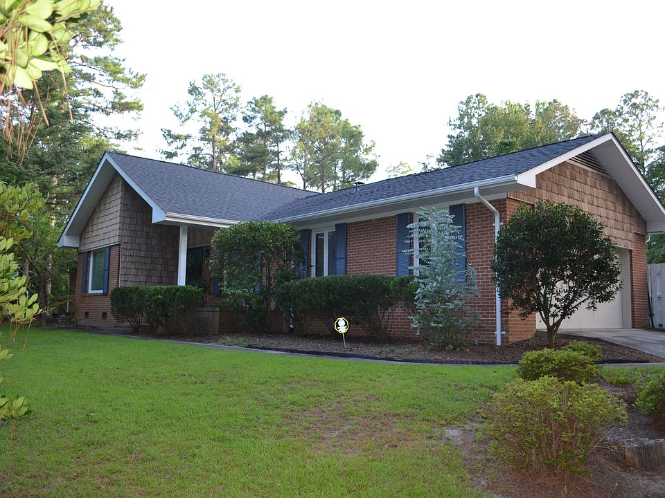 Large yard in private n