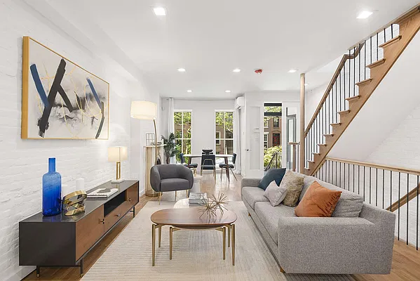 Sold by Compass | media 17
