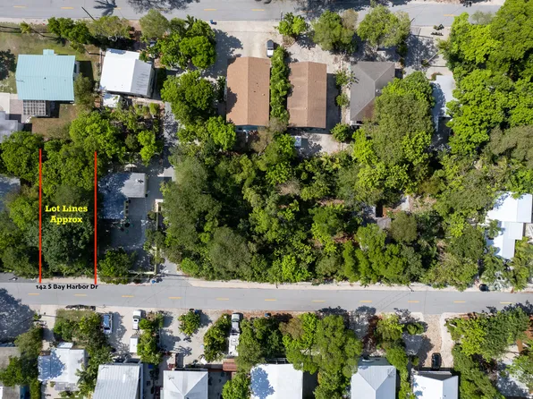 142 S Bay Harbor Dr, Key Largo, FL 33037