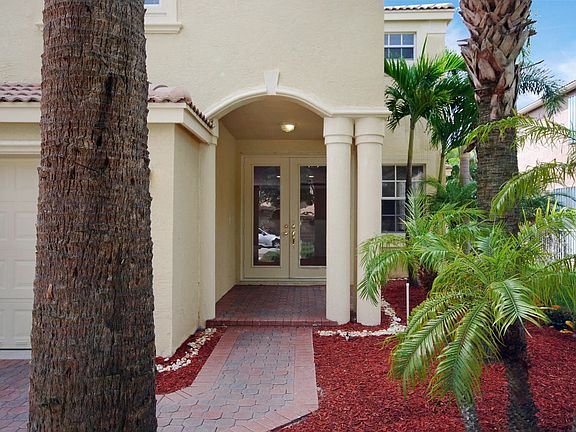 4th image of 2411 Westmont Dr #0