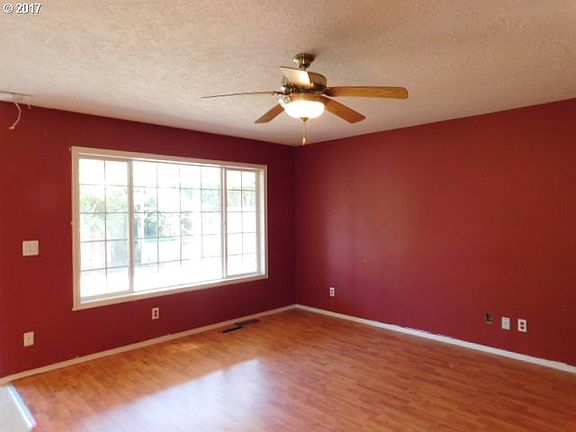 5th image of 6413 Jaymar Dr NE