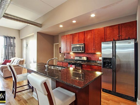 3rd image of 2700 W Belmont Ave Unit 508
