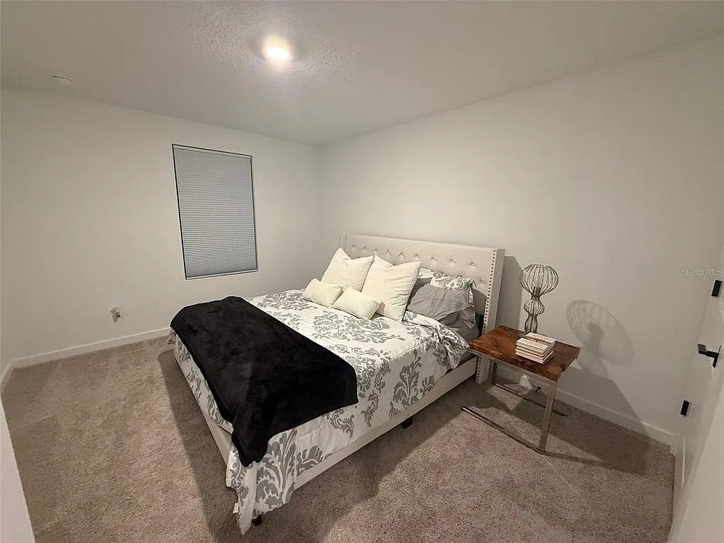 5 bed, 3.0 bath, 2811 sqft, $4,250 — Photo 3