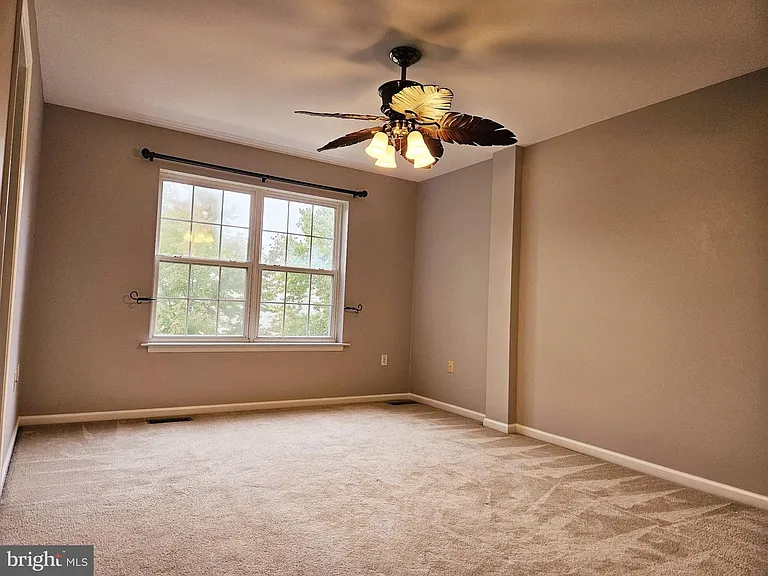 125 Vernon Ct — Photo 31