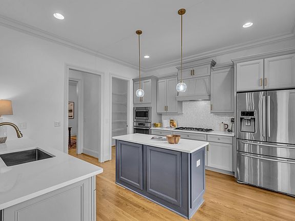 2nd image of 2306 Bellevue Ct