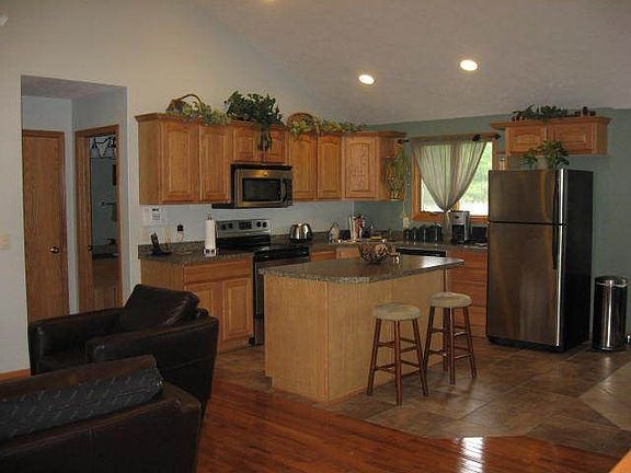 3rd image of 4145 W Thatcher Cir