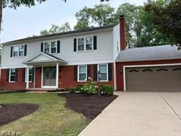 345 Sand Run Rd, Akron, OH 44313