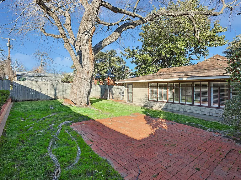 4317 Pershing Ave — Photo 21