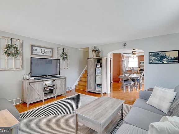 4th image of 591 Pedley Rd