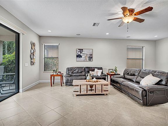 3rd image of 8013 HAMPTON GLEN DRIVE