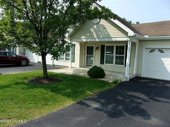 2nd image of 4 Alvira Ct