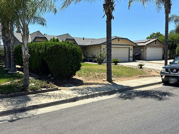 3rd image of 1590 E Gerald Ave