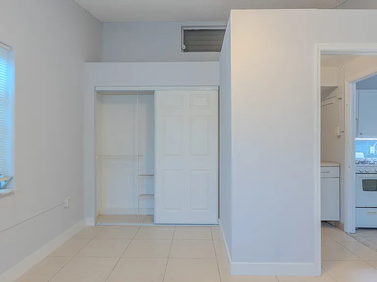5824 McKinley St #2 — Photo 12