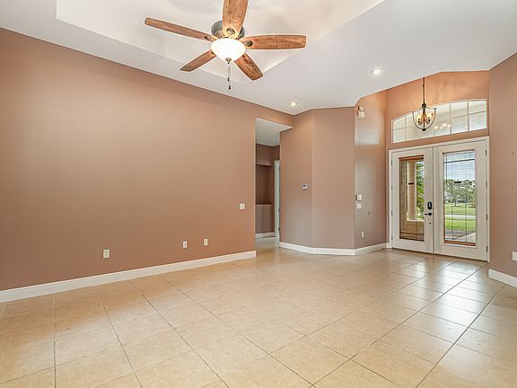 4th image of 291 Devlin Ct SE