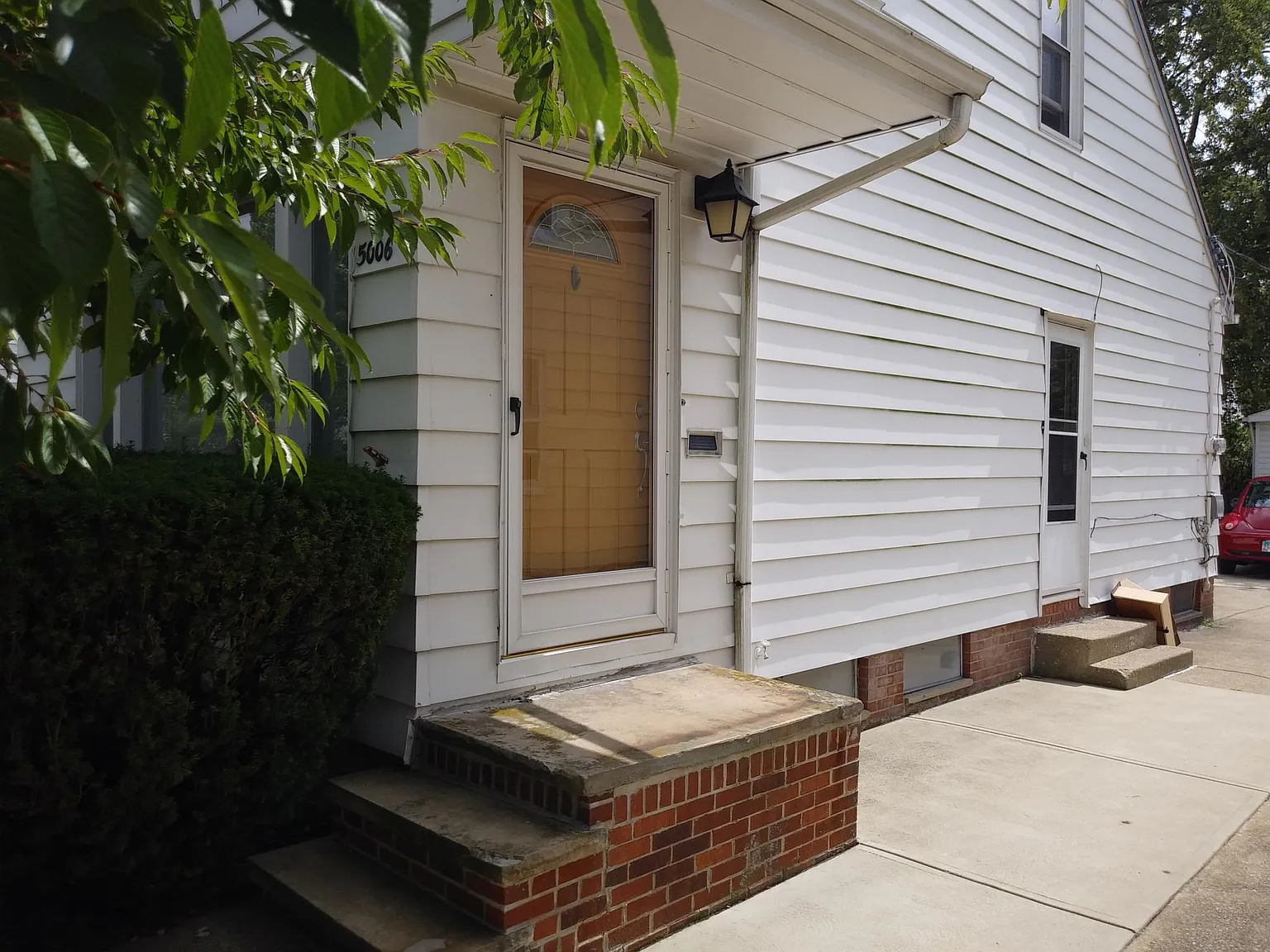 4 bed, 2000 sqft, $1,800 — Photo 3