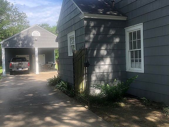 2nd image of 265 E Caldwood Dr